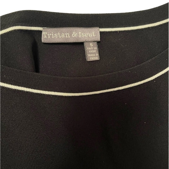 Slim figure hugging little black dress - Picture 4 of 5